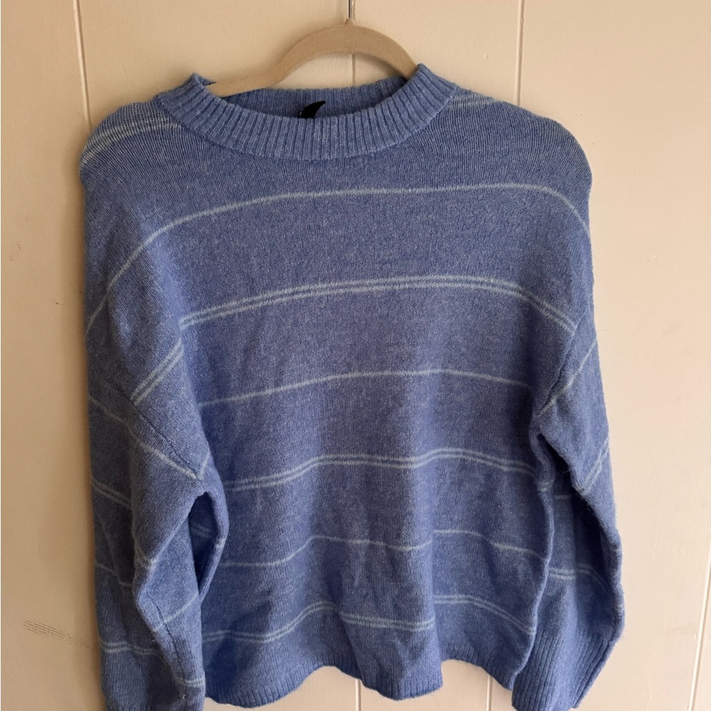 H&M Blue Crew Neck Sweater with Subtle Stripes